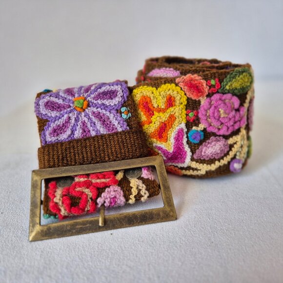 Alpaca Flower Hand Made in Peru 100% Wool Floral Embroidered 47"x3" Belt Buckle - Picture 3 of 9